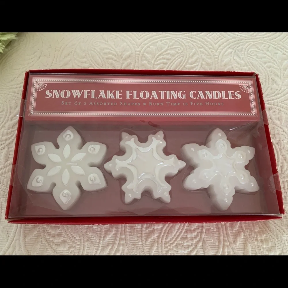 NWT Williams Sonoma Floating Candle Snowflake Shaped Set of 3 White Silver VTG